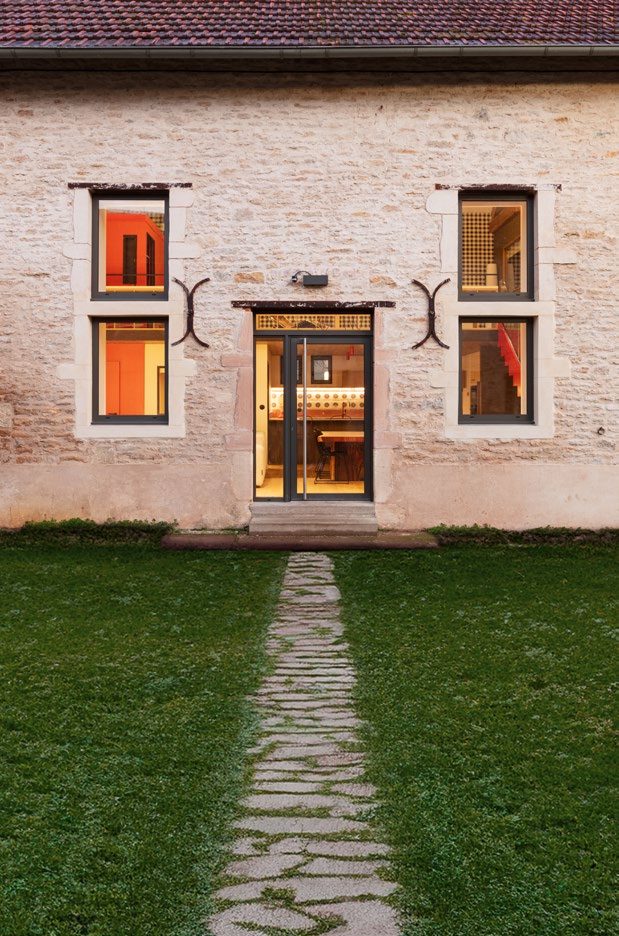 La façade de la bâtisse